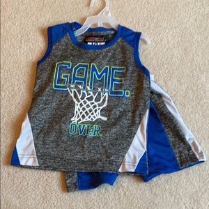 Sleeveless shirt and shorts set